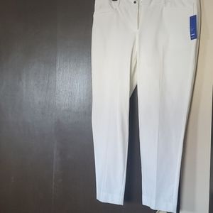 NWT APT 9 Torie white ankle pants